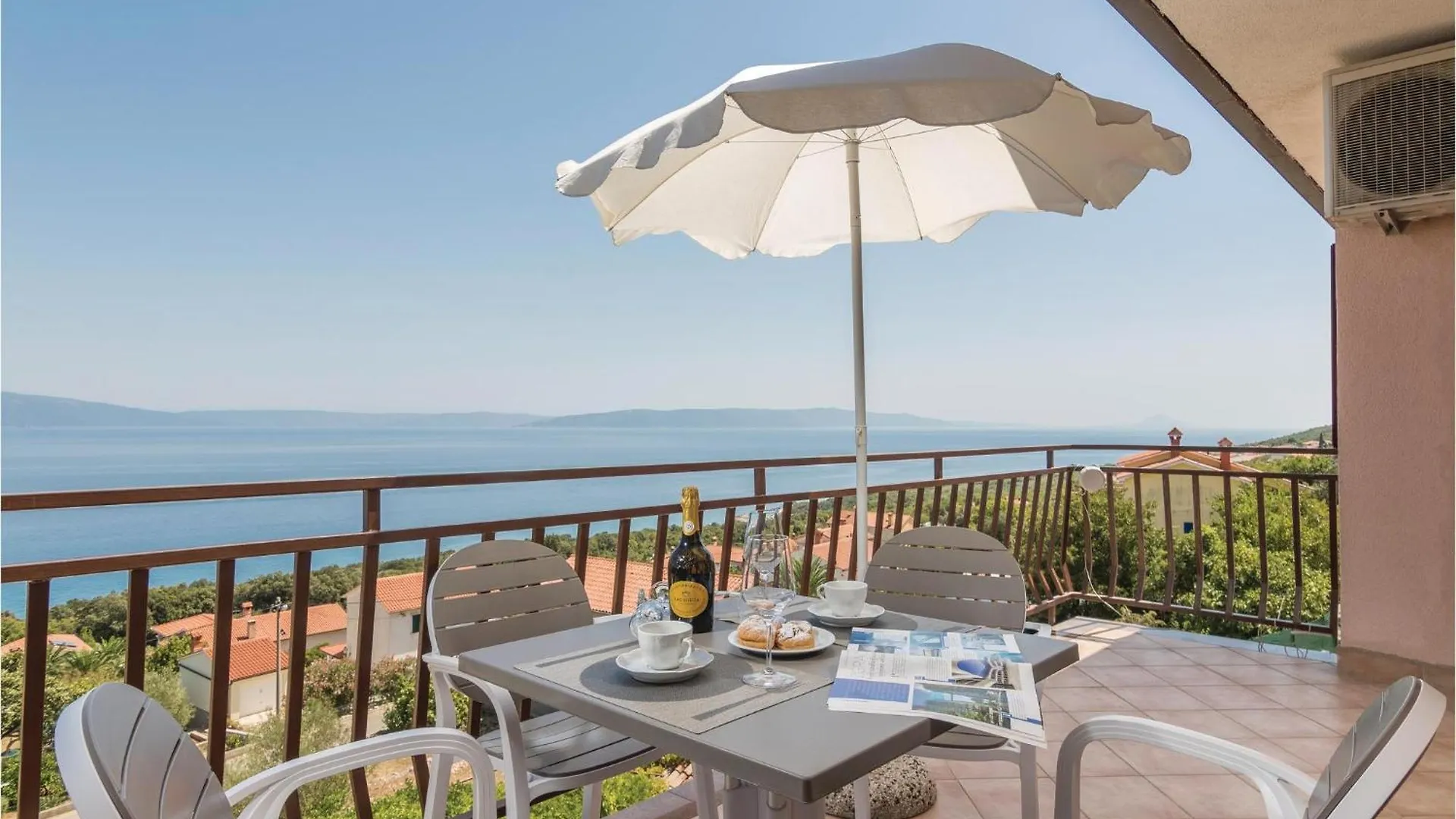 Beautiful Apartment In Labin With House Sea View ラヴニ