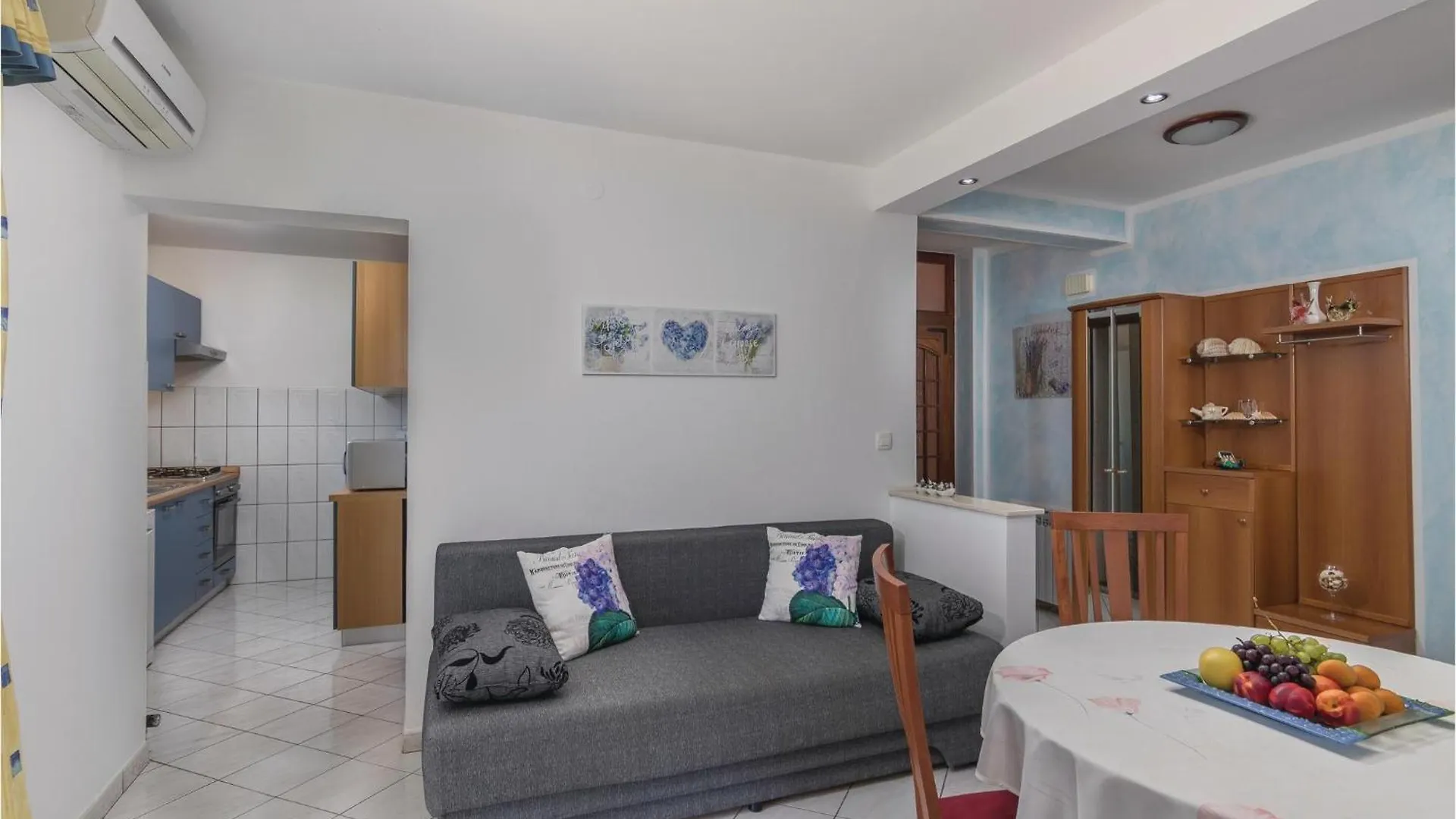 Beautiful Apartment In Labin With House Sea View ラヴニ 0*,  クロアチア